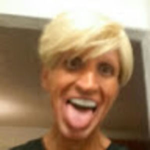 Meet your Posher, Dee cee